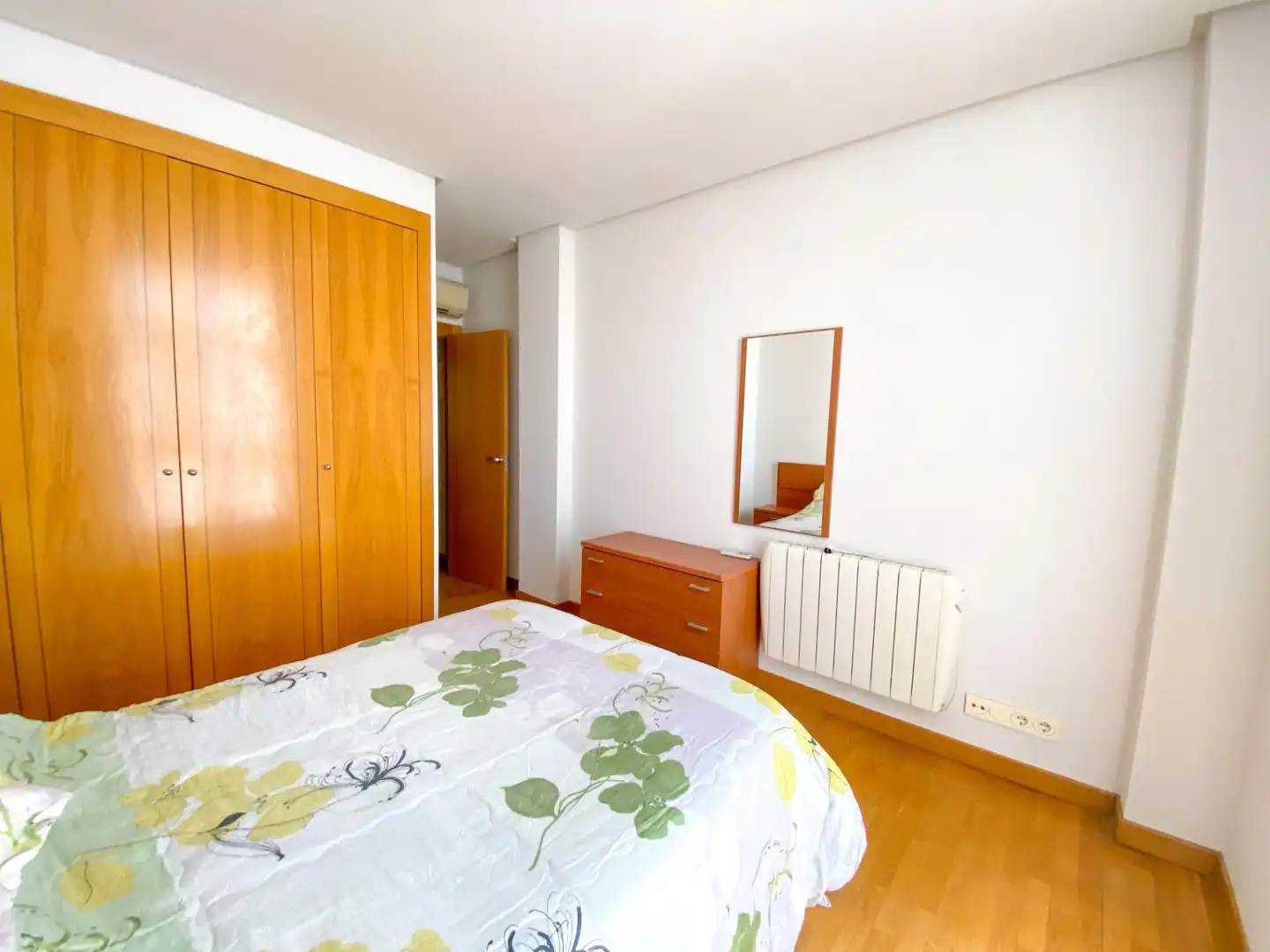 Schlafzimmer von Wohnung zur Miete in Madrid mit Klimaanlage, Heizung und Parkett