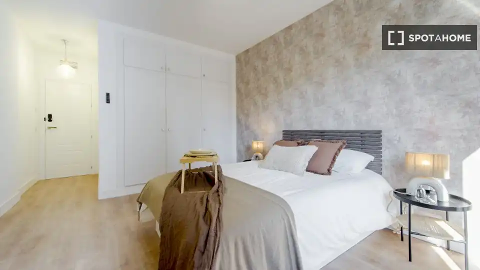 Habitación de Piso de alquiler en Madrid con Aire acondicionado, Calefacción y Amueblado