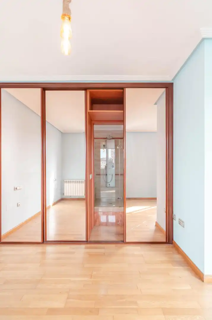 Casa o xalet en venda en Oviedo  amb Calefacció, Terrassa i Traster