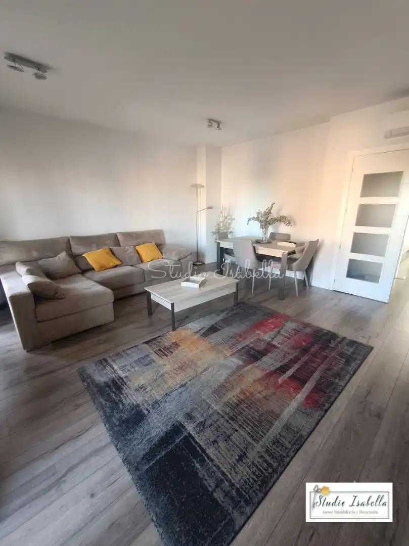 Flat with balcony to rent in Calle Río Arlés, imagen 2