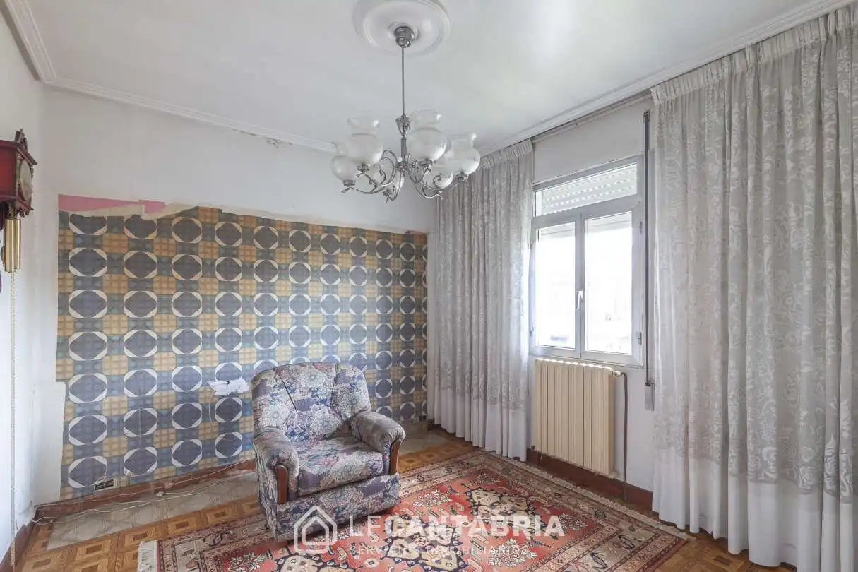 Houses for sale in Calle Corceño, Alisal - San Román