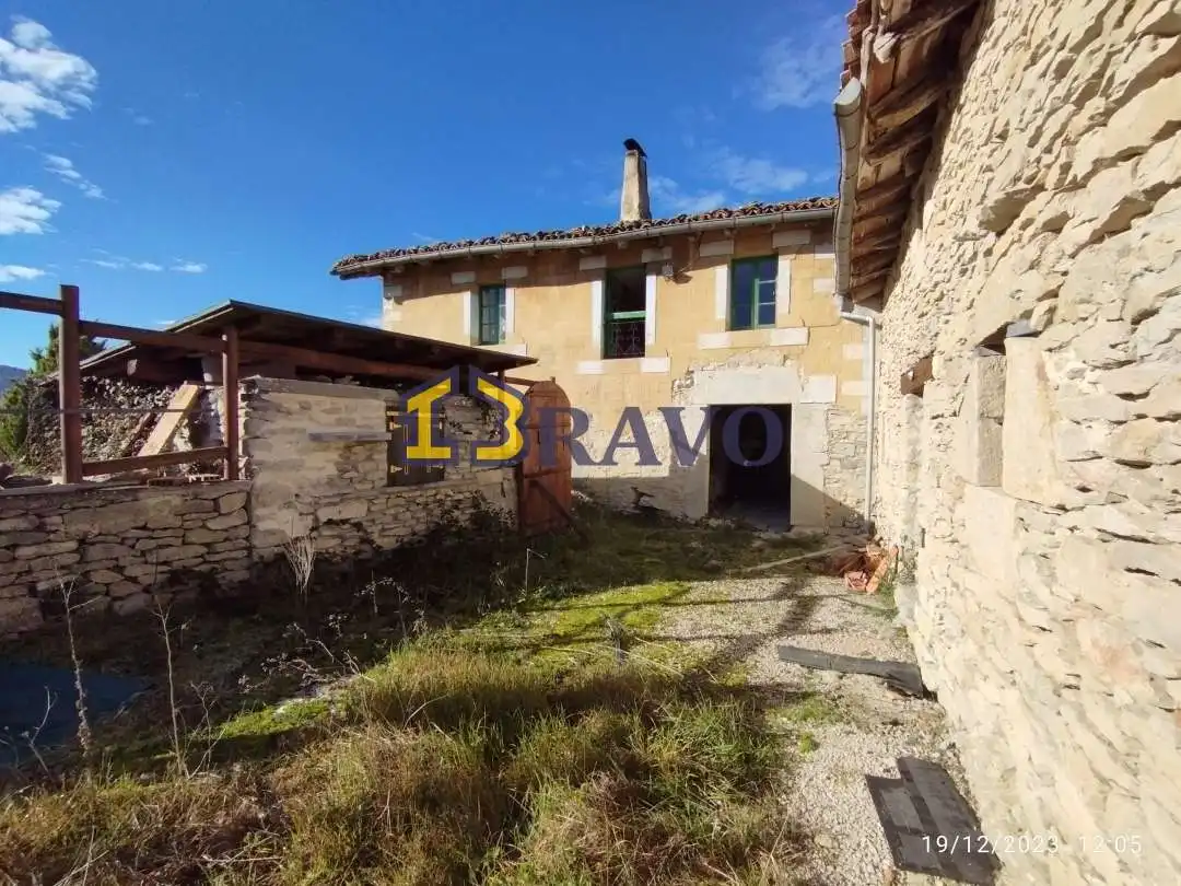 Vista exterior de Casa o xalet en venda en Valle de Losa amb Calefacció