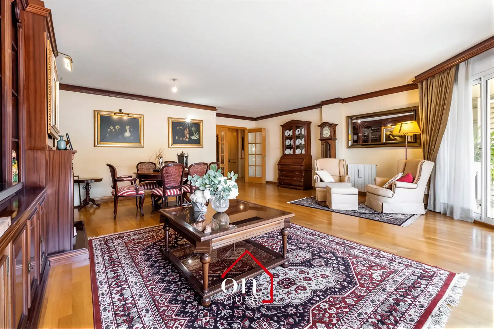 Sala d'estar de Pis en venda en Sant Cugat del Vallès amb Aire condicionat, Calefacció i Parquet