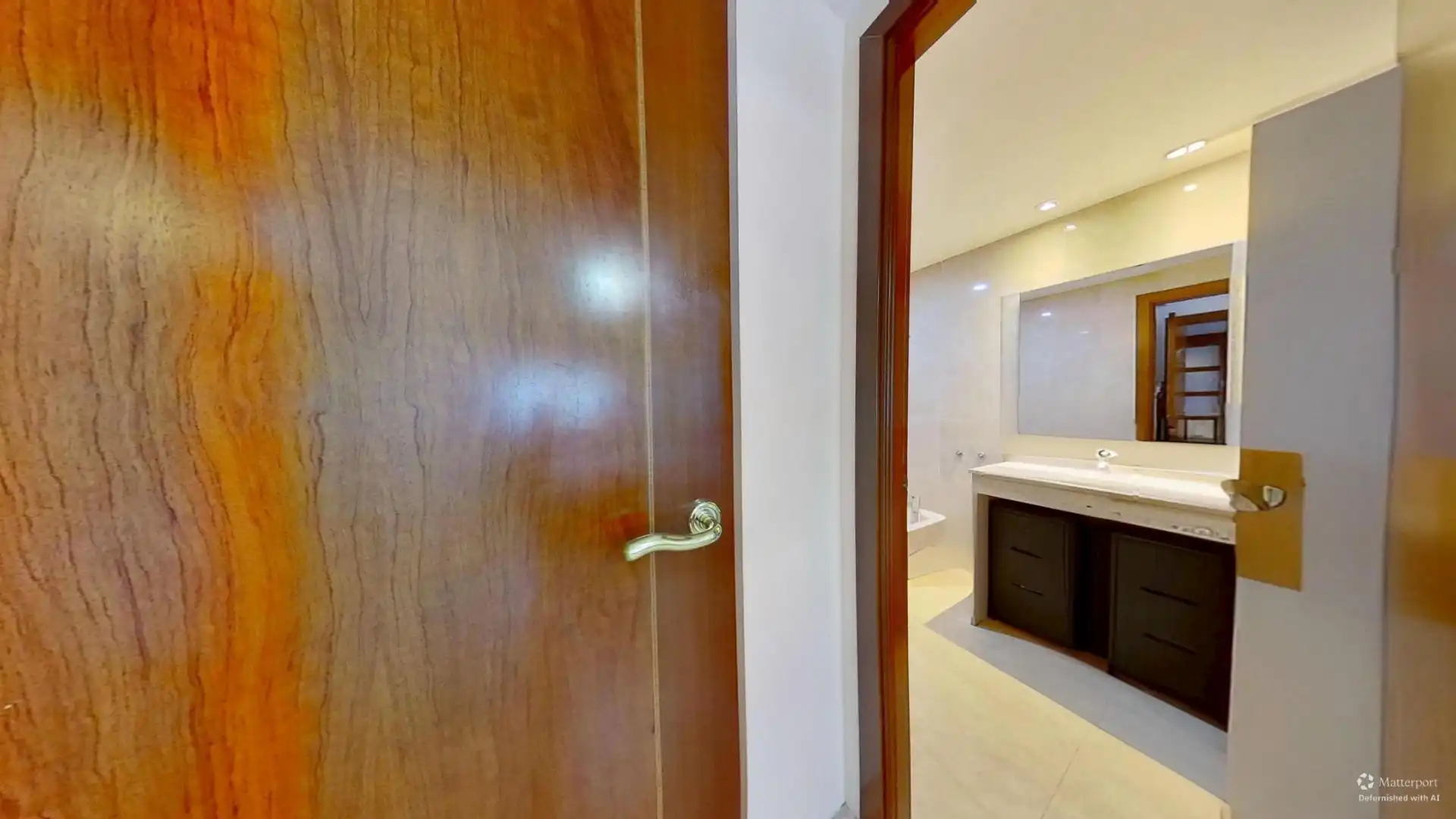 Badezimmer von Wohnung zum Verkauf in Valencia mit Klimaanlage, Privatgarten und Terrasse
