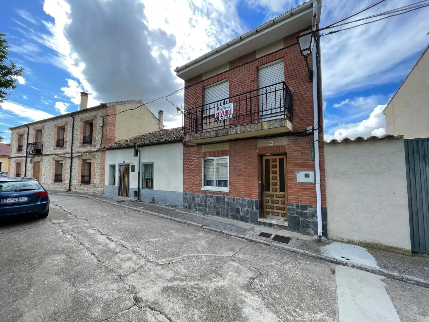 Vista exterior de Casa adosada en venda en Escarabajosa de Cabezas amb Calefacció, Terrassa i Traster