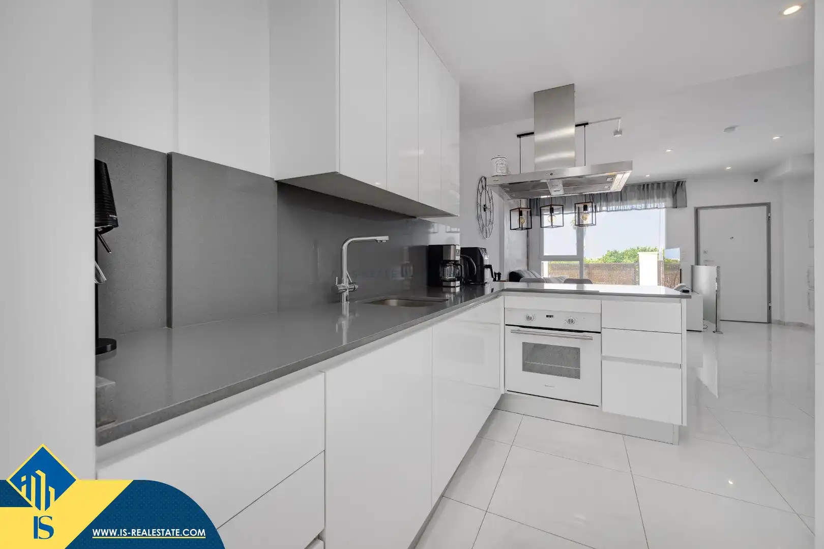 Casa con piscina en venta en Los Balcones - Los Altos, imagen 3