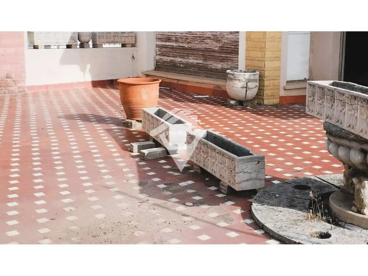 Terrasse von Gebäude zur Miete in Sabadell