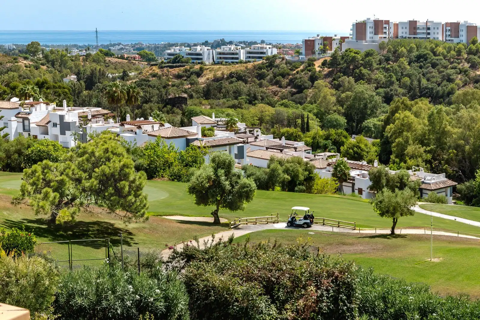 Exterior view of Flat for sale in Benahavís  with Air Conditioner, Terrace and Alarm