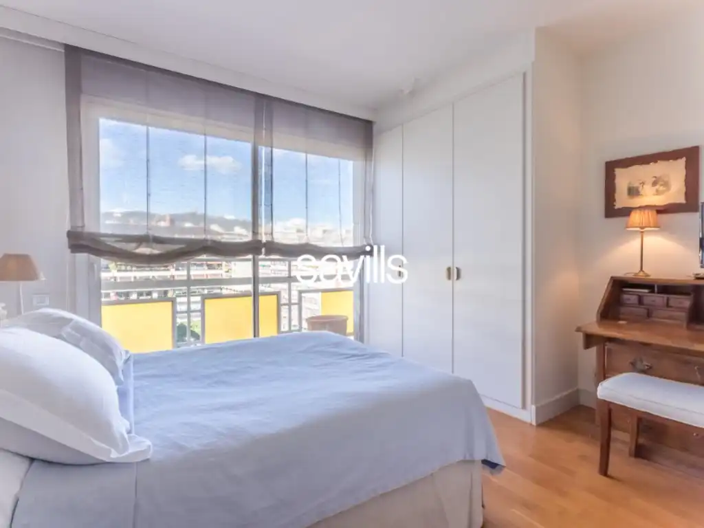 Schlafzimmer von Wohnungen zum Verkauf in Barcelona mit Schwimmbad und Balkon