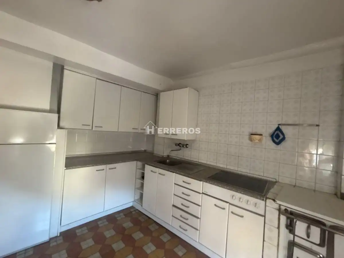 Cuina de Casa adosada en venda en Alesanco amb Calefacció