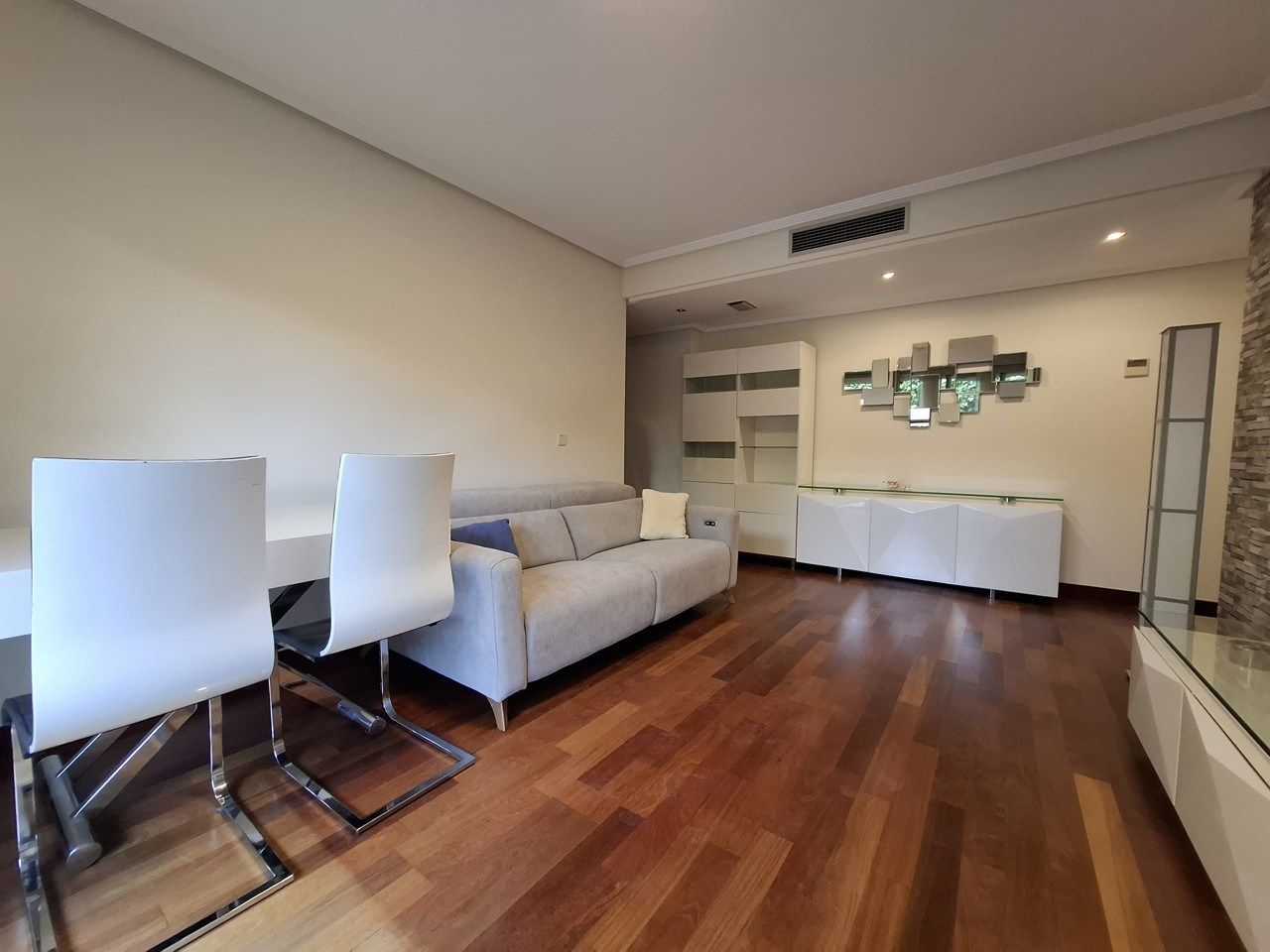 Sala d'estar de Dúplex de lloguer en Boadilla del Monte amb Aire condicionat, Calefacció i Terrassa