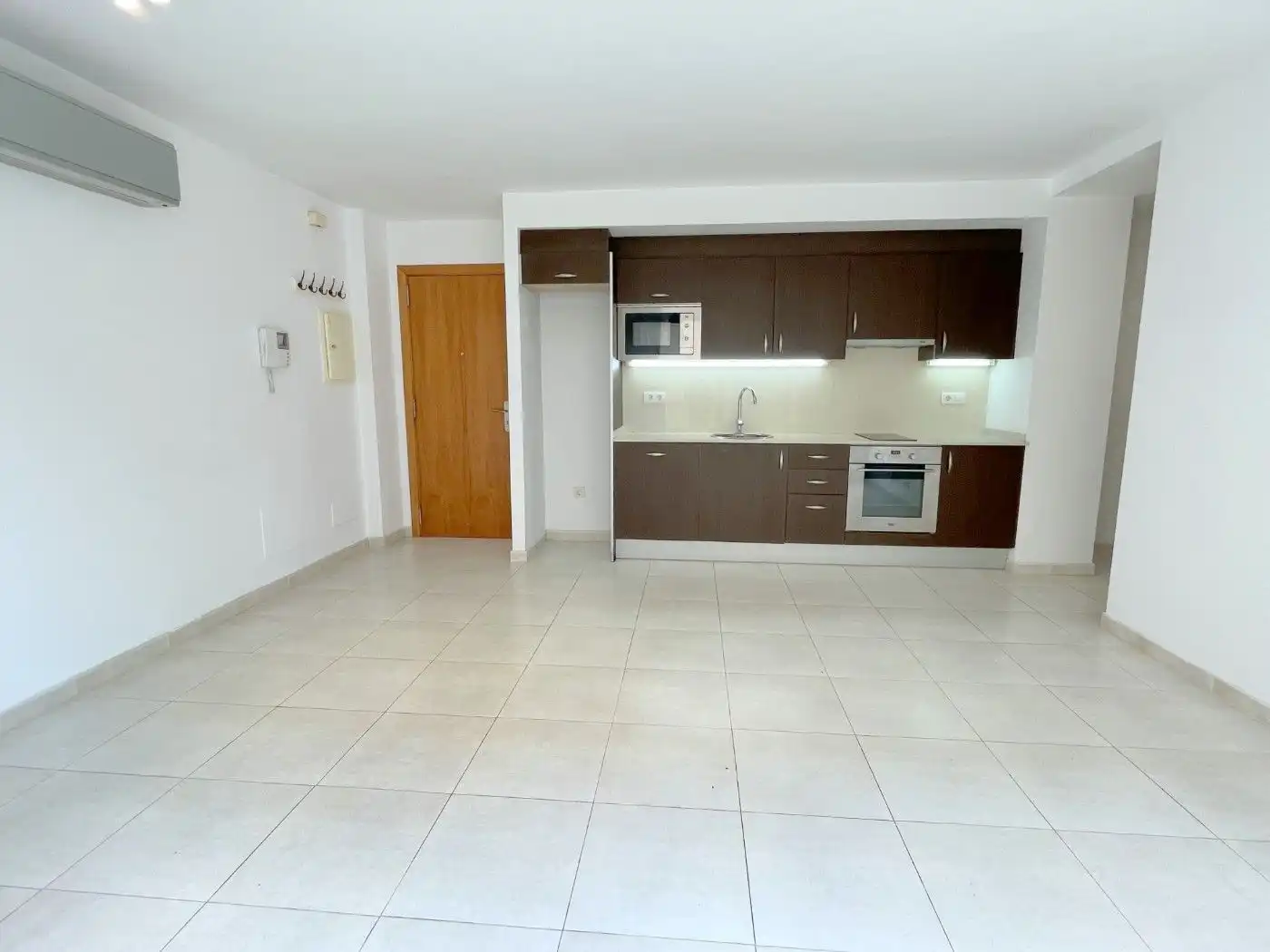 Kitchen of Flat for rent in Mataró  with Air Conditioner, Heating and Oven