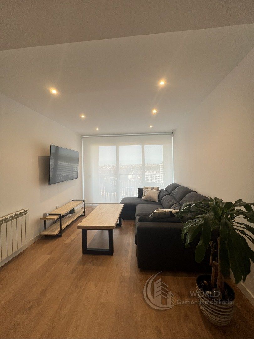 Living room of Flat to rent in  Madrid Capital  with Air Conditioner, Heating and Terrace