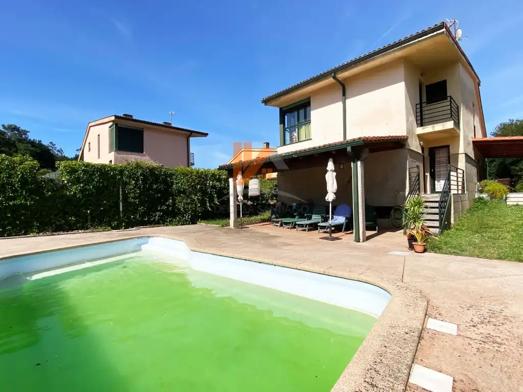 Piscina de Casa o chalet en venta en Teo con Jardín privado, Terraza y Piscina