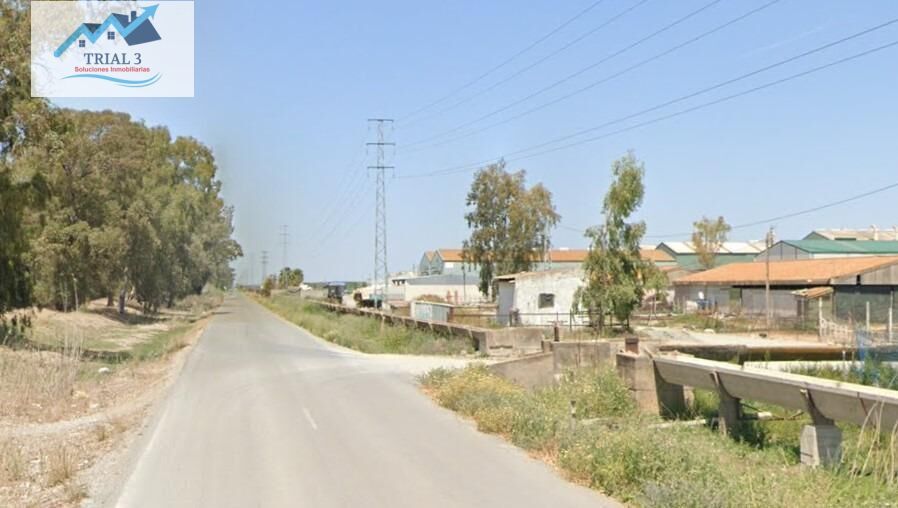 Vista exterior de Nave industrial en venta en Utrera