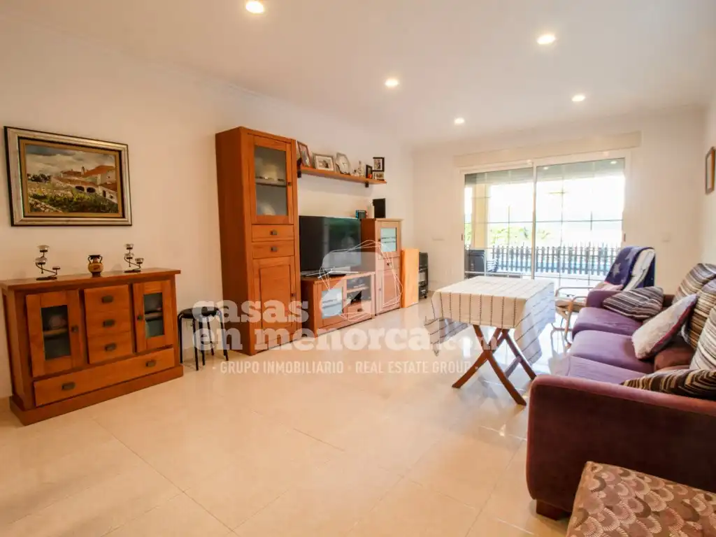 Sala d'estar de Casa o xalet en venda en Maó - Mahón amb Aire condicionat, Jardí privat i Terrassa