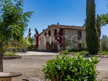 Casa amb piscina en venda a Vilallonga del Camp
