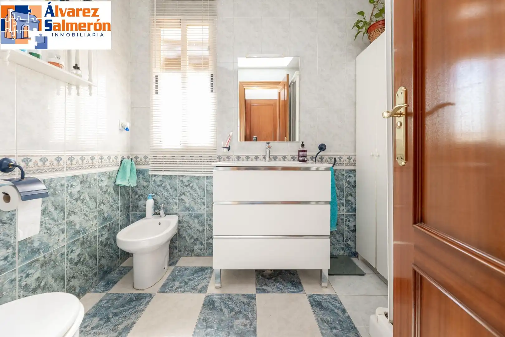 Badezimmer von Dachboden zum Verkauf in Churriana de la Vega mit Terrasse und Abstellraum