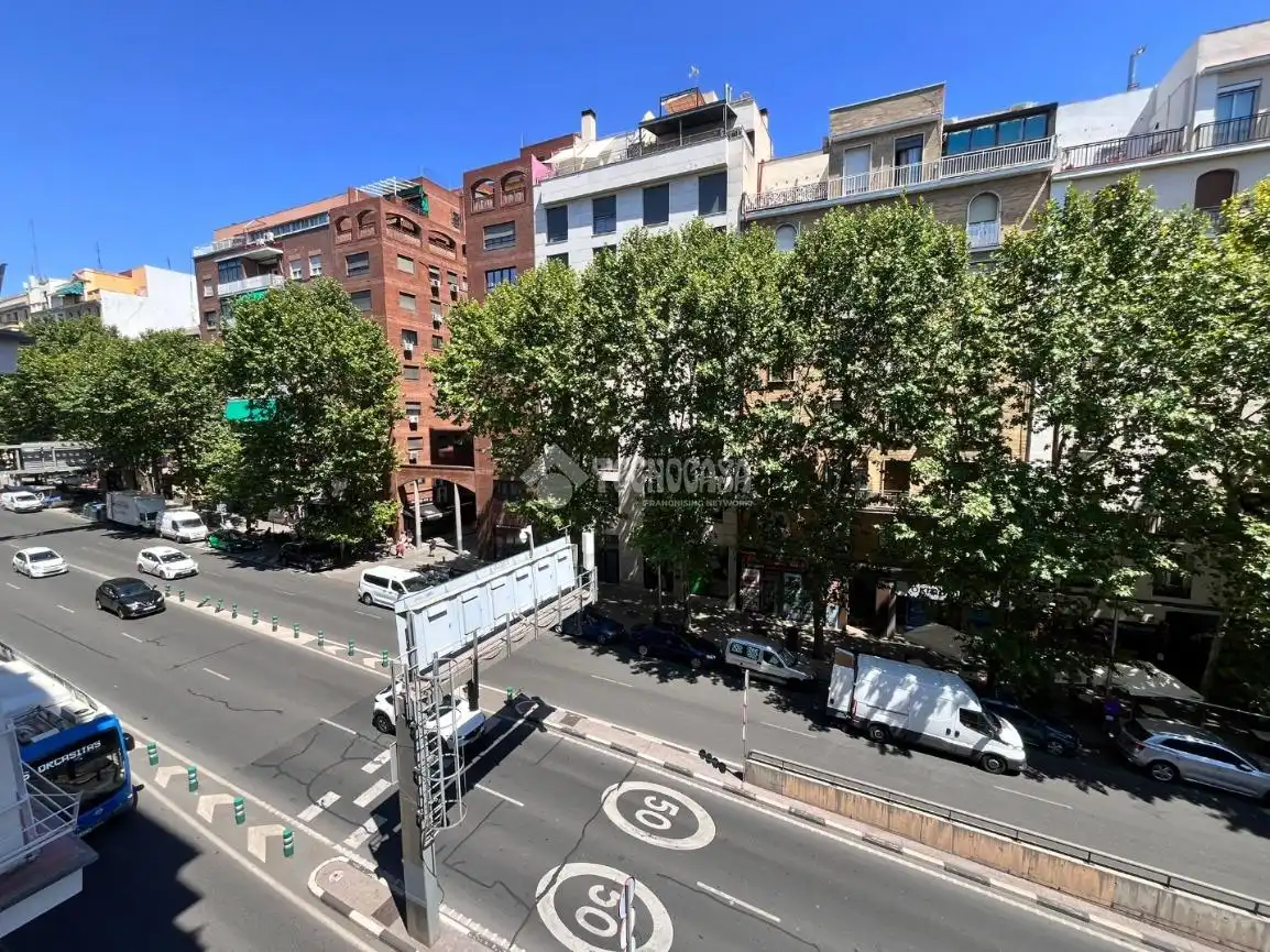 Vista exterior de Pis en venda en Madrid amb Aire condicionat i Calefacció