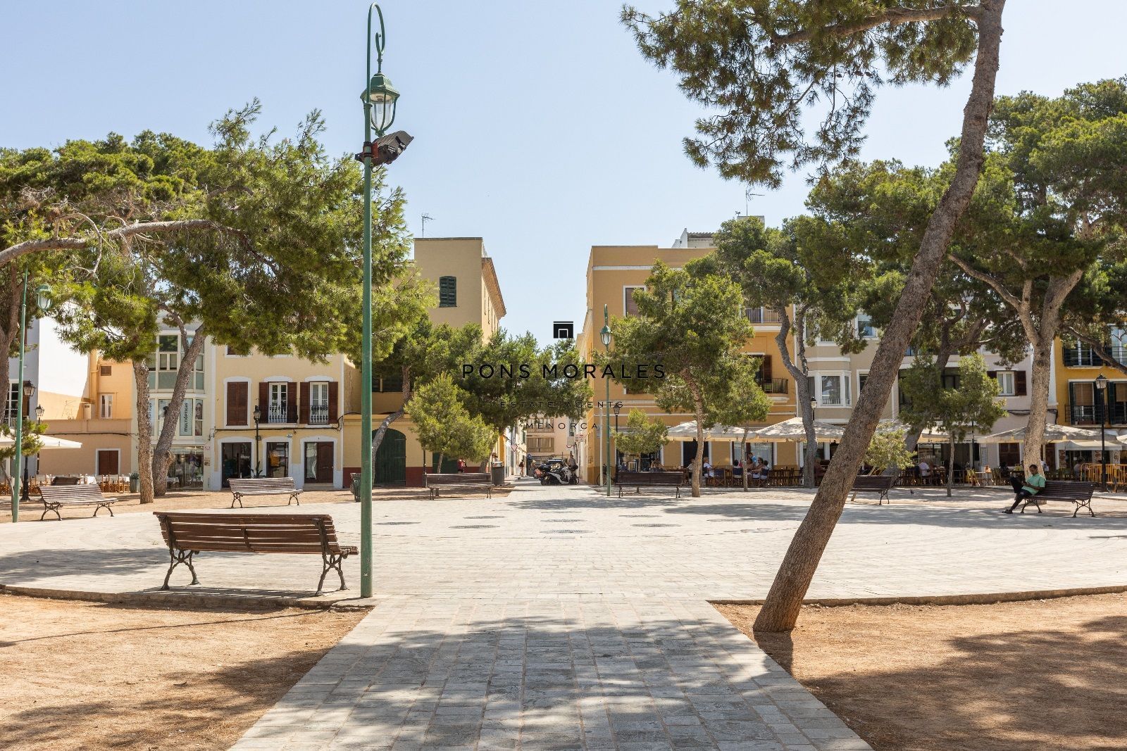 Vista exterior de Edifici en venda en Ciutadella de Menorca