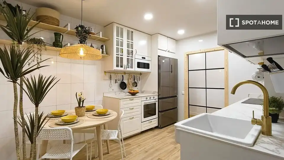 Kitchen of Flat for share in  Pamplona / Iruña  with Air Conditioner, Heating and Terrace