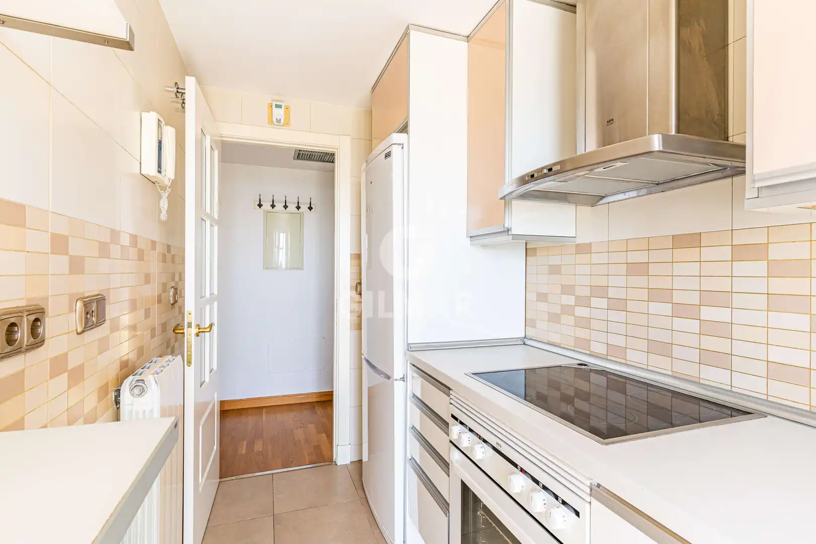 Cocina de Piso en venta en Madrid con Calefacción, Jardín privado y Trastero