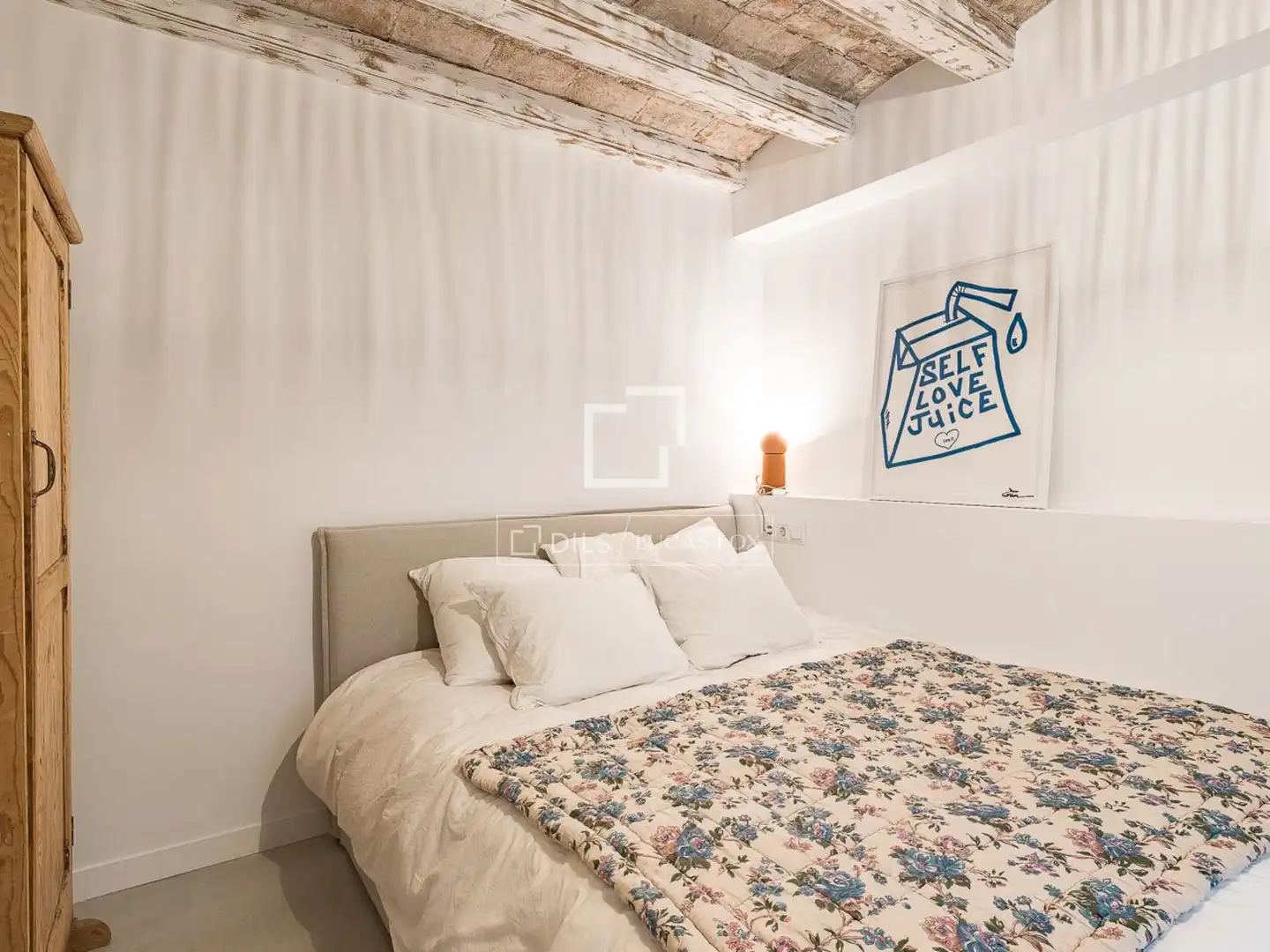 Schlafzimmer von Wohnung zum Verkauf in Barcelona mit Klimaanlage, Heizung und Terrasse