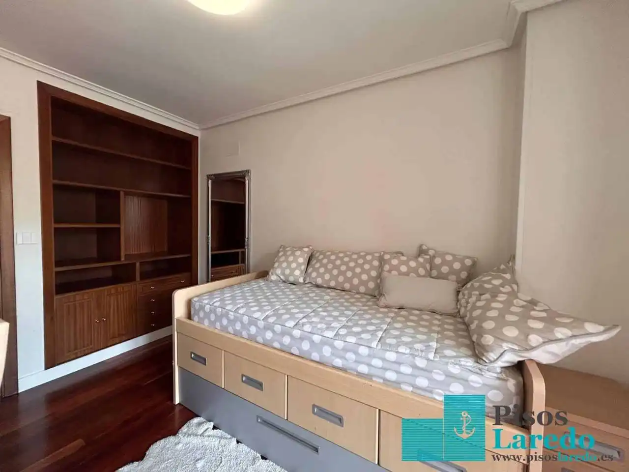 Bedroom of Flat for rent in Laredo  with Heating, Terrace and Furnished