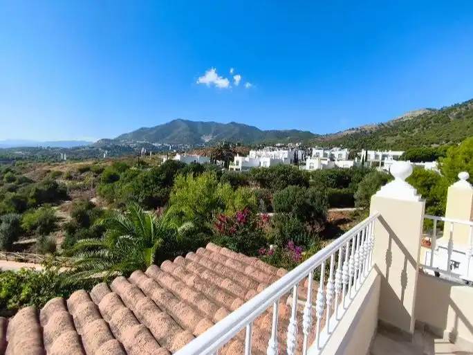 Vista exterior de Casa o xalet en venda en Mijas amb Aire condicionat, Terrassa i Balcó