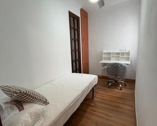 Dormitori de Apartament per a compartir en  Huelva Capital amb Moblat, Forn i Rentadora