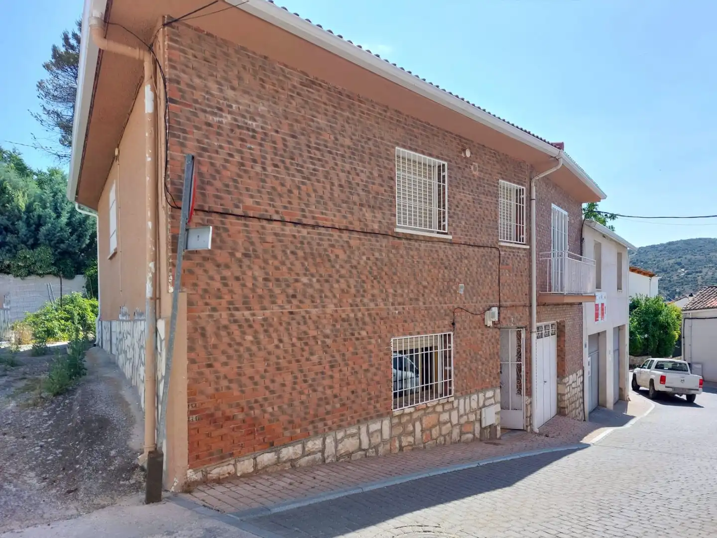 Vista exterior de Casa o xalet en venda en Orusco de Tajuña amb Calefacció i Traster