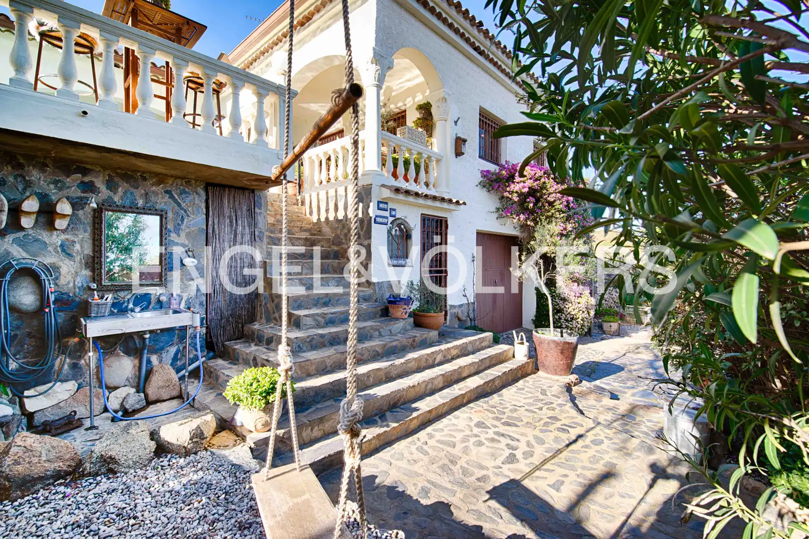 Vista exterior de Casa o xalet en venda en Roses amb Calefacció, Jardí privat i Terrassa