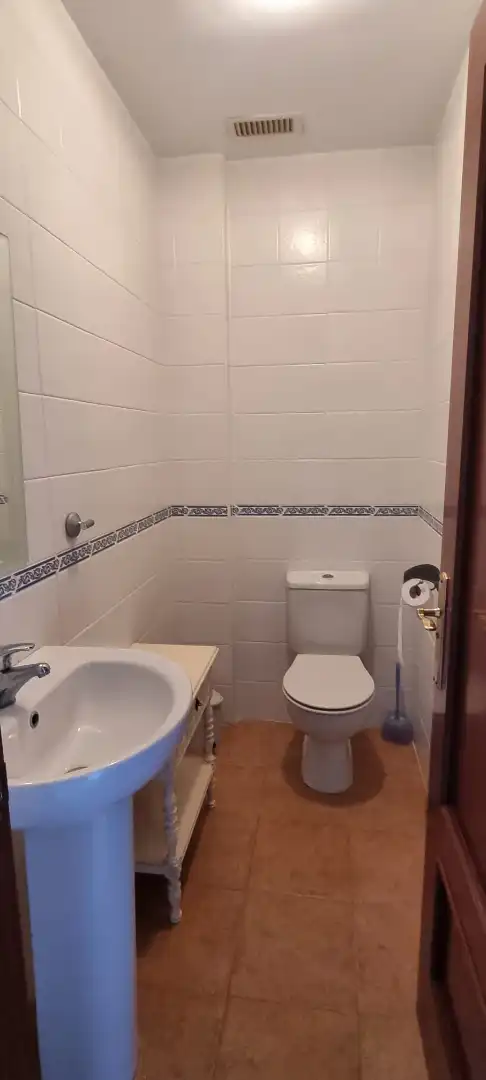 Baño de Casa adosada en venta en Vélez-Málaga con Aire acondicionado y Piscina comunitaria