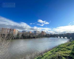 Exterior view of Flat for sale in Valladolid Capital  with Storage room