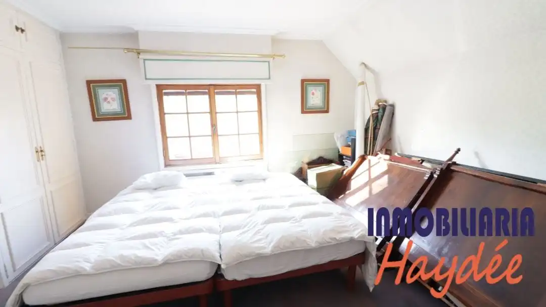 Schlafzimmer von Maisonette zum Verkauf in Leioa mit Heizung, Privatgarten und Terrasse