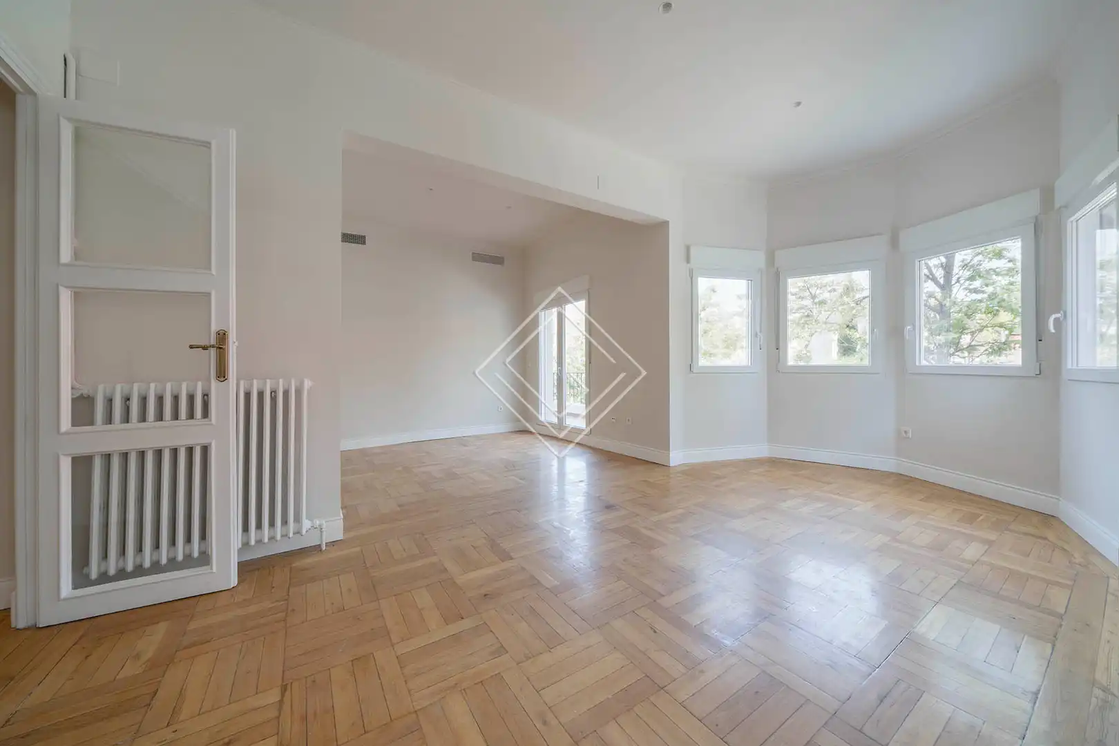 Jardín de Piso de alquiler en  Madrid Capital con Aire acondicionado, Calefacción y Trastero