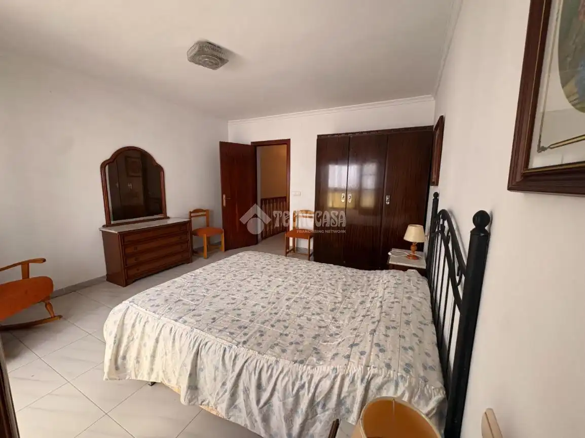 Habitación de Casa adosada en venta en Ardales con Amueblado y Balcón