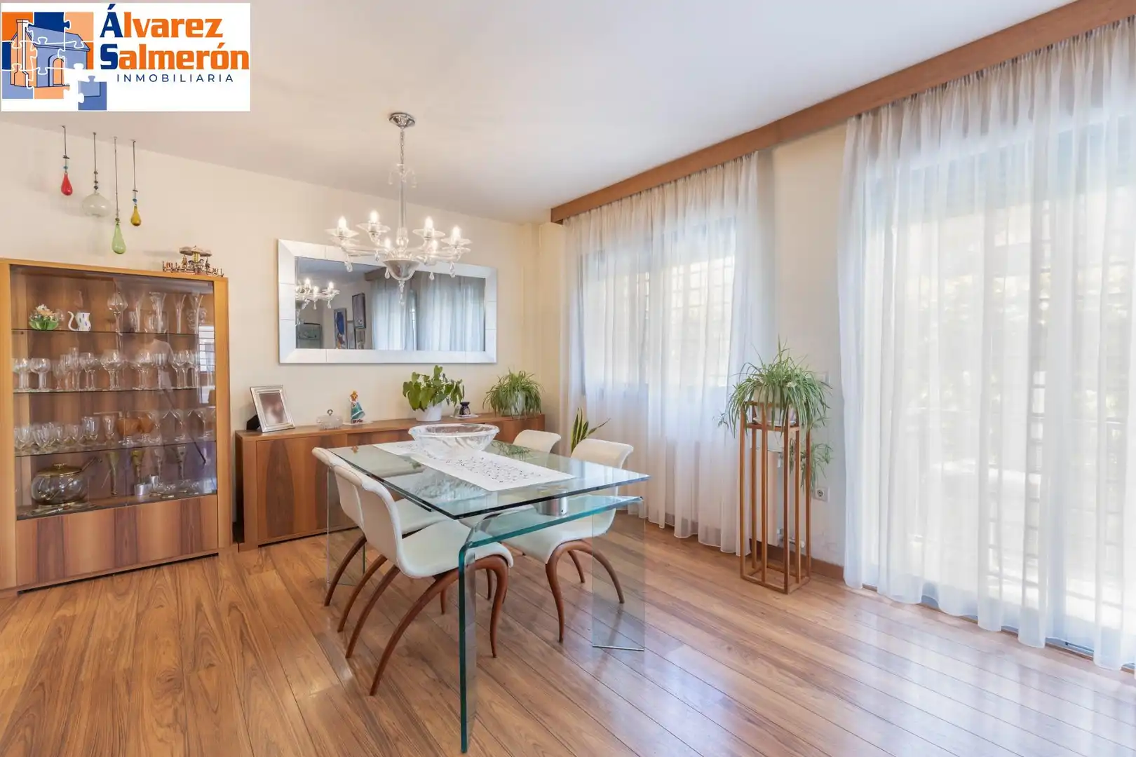 Comedor de Casa adosada en venta en Granada con Aire acondicionado, Calefacción y Balcón