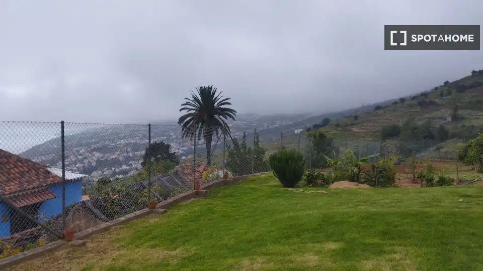 Jardín de Apartamento para compartir en Santa Úrsula con Aire acondicionado, Terraza y Amueblado