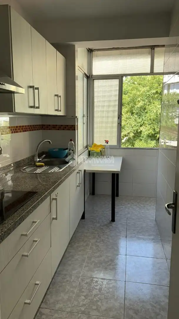 Kitchen of Flat for sale in Sevilla