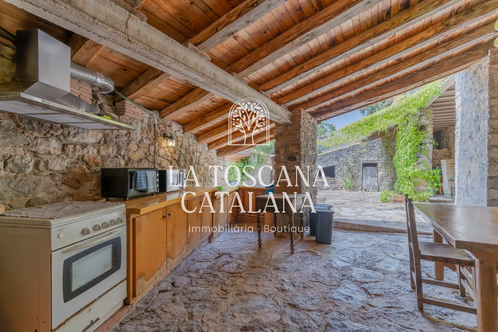 Terraza de Finca rústica en venta en Sales de Llierca con Aire acondicionado, Calefacción y Jardín privado