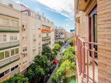 Piso con balcón en venta en Chamartín