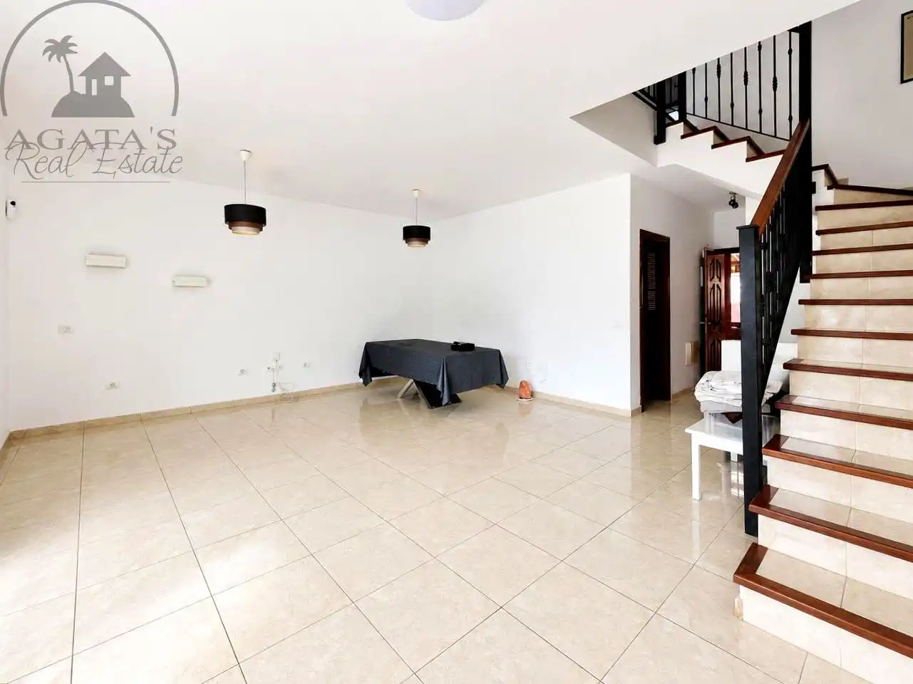 Sala de estar de Casa o chalet en venta en La Orotava con Jardín privado, Terraza y Piscina
