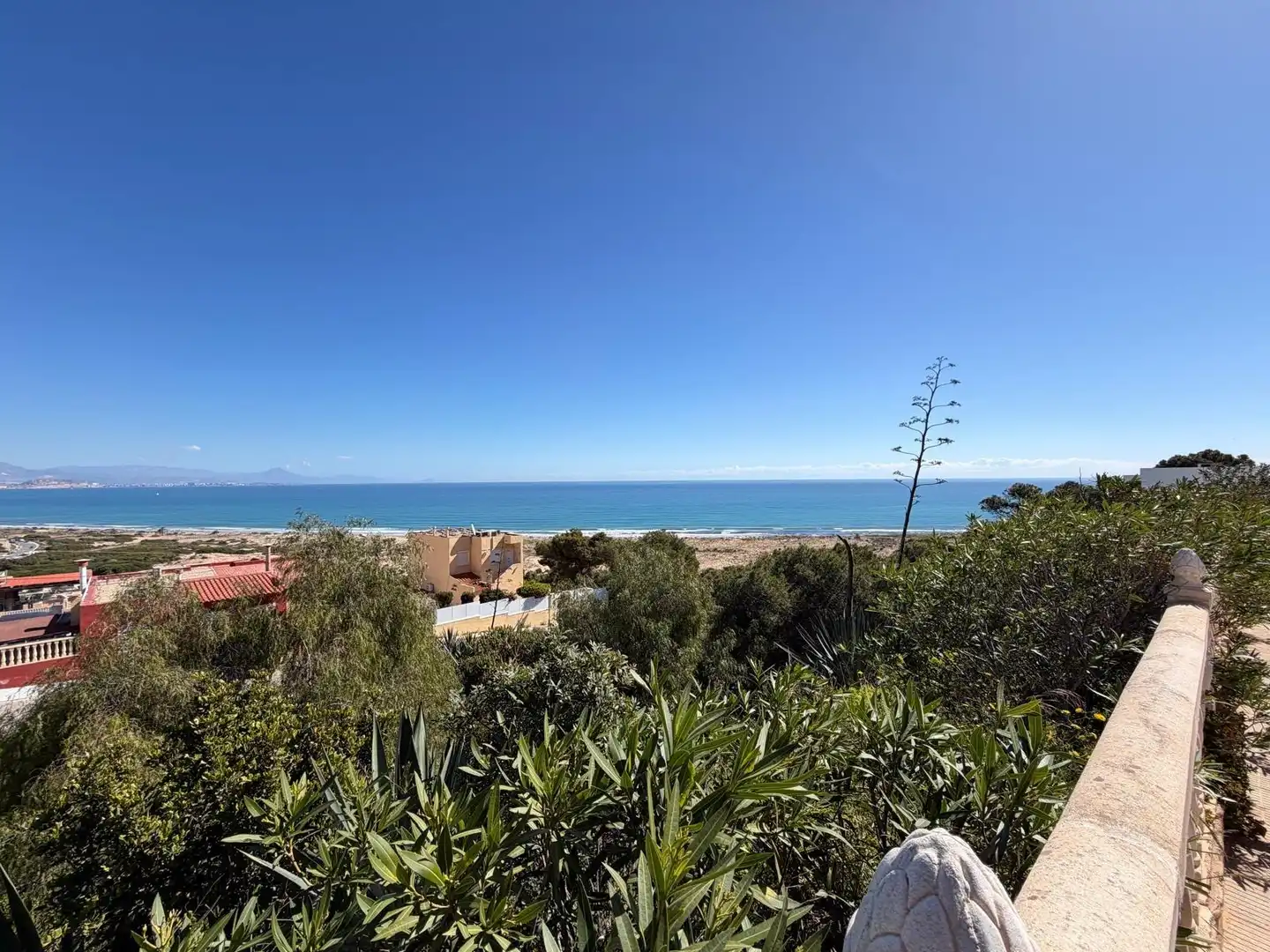 Vista exterior de Casa adosada en venda en Santa Pola amb Aire condicionat, Calefacció i Terrassa