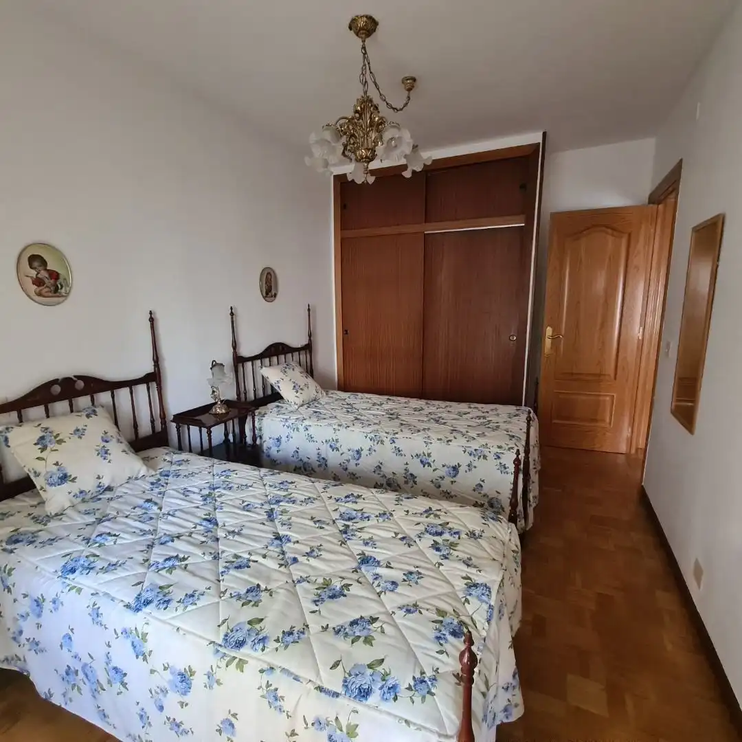 Piso de alquiler en Avenida Cantabria, Reyes Católicos