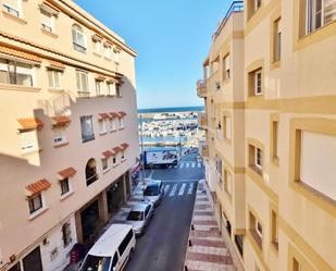 Vista exterior de Pis en venda en Roquetas de Mar amb Terrassa