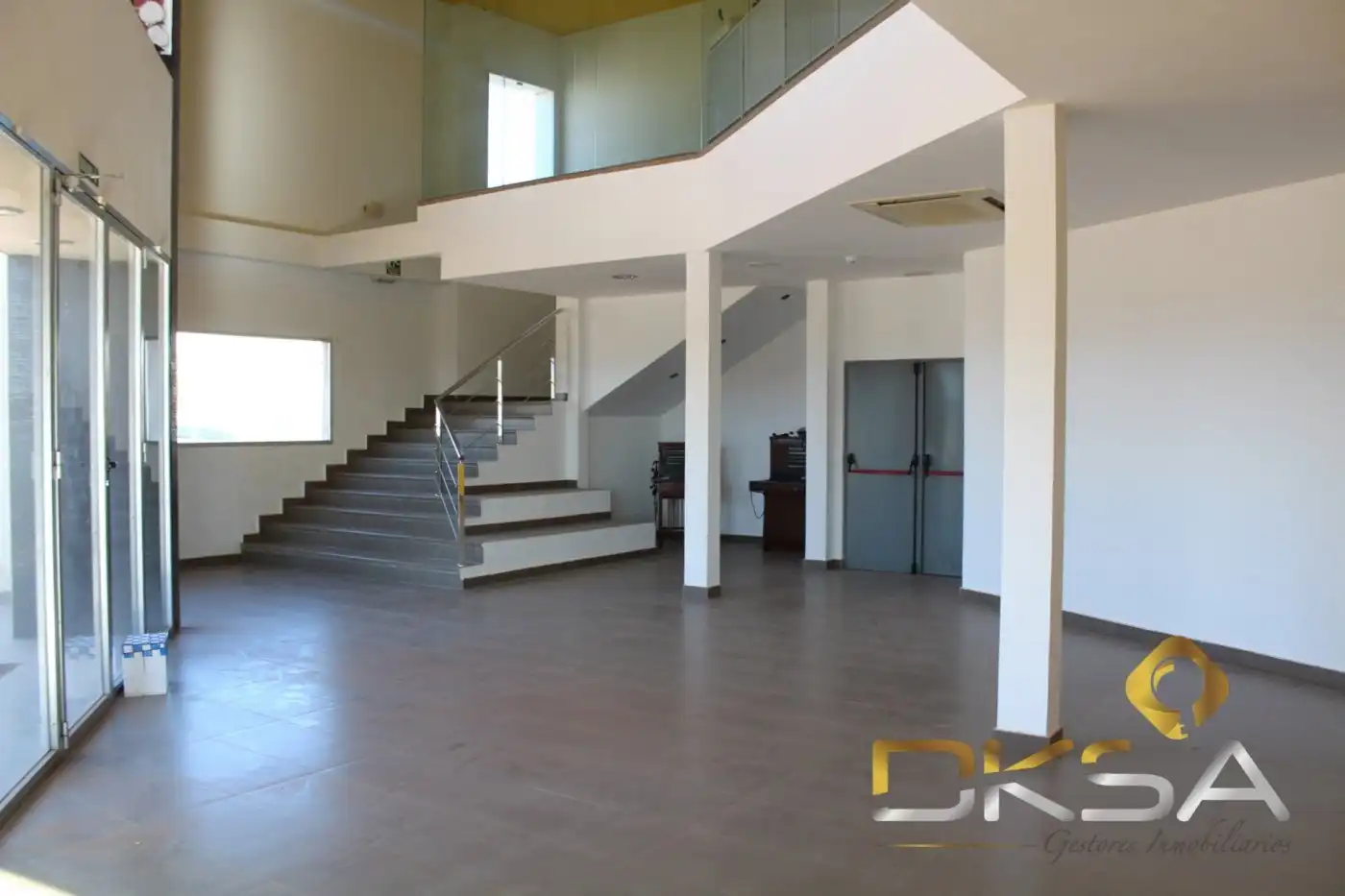 Nave industrial in vendita a Camino MIRALCAMP, imagen 3