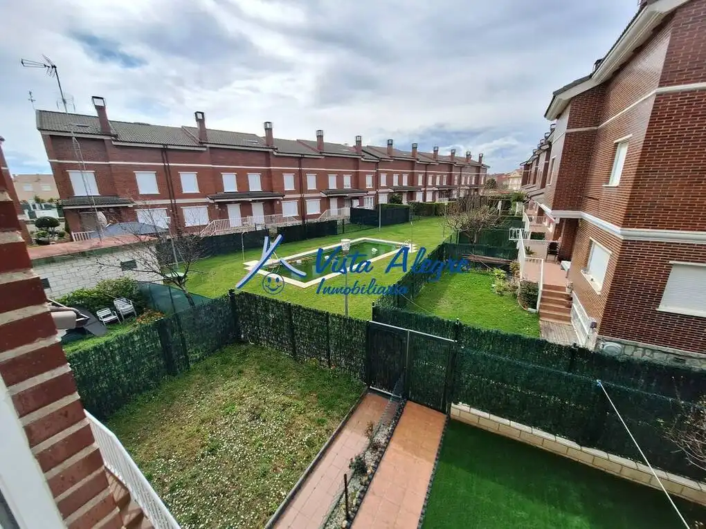 Vista exterior de Casa adosada en venta en Casalarreina con Calefacción, Jardín privado y Parquet