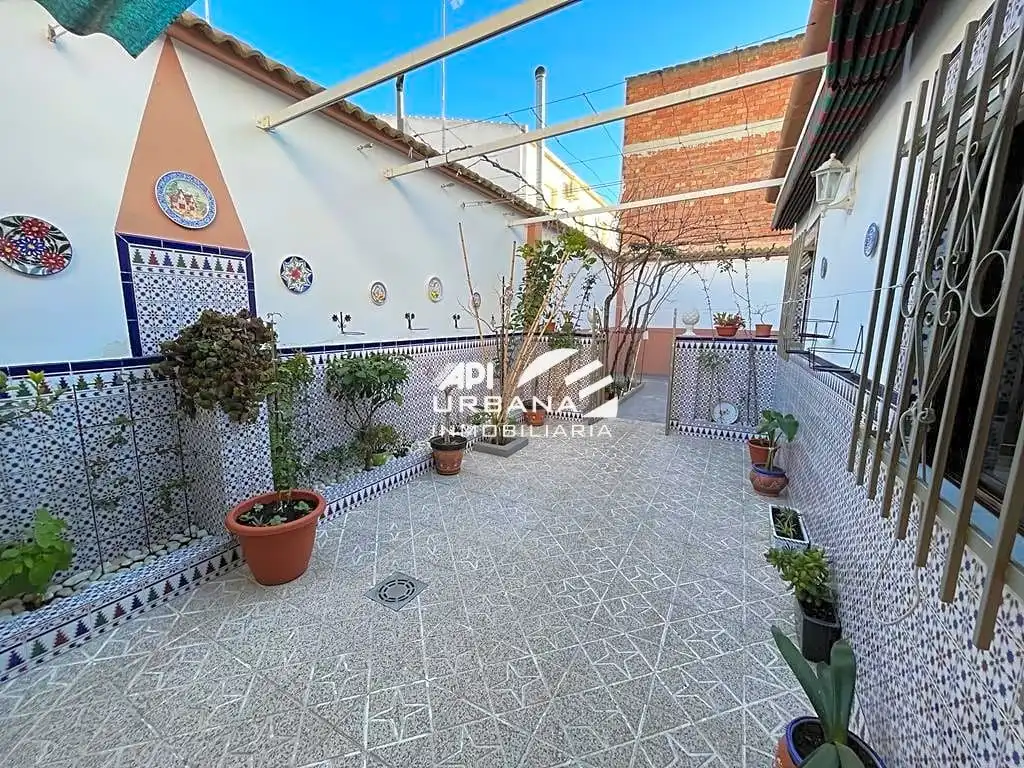 Terrassa de Casa o xalet en venda en Lucena amb Aire condicionat, Terrassa i Traster