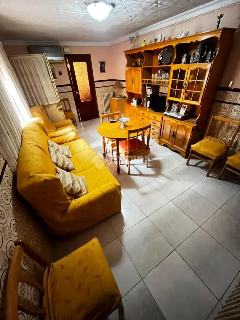 Wohnzimmer von Einfamilien-Reihenhaus zum Verkauf in Puertollano